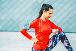 Women resting during her HIIT workout